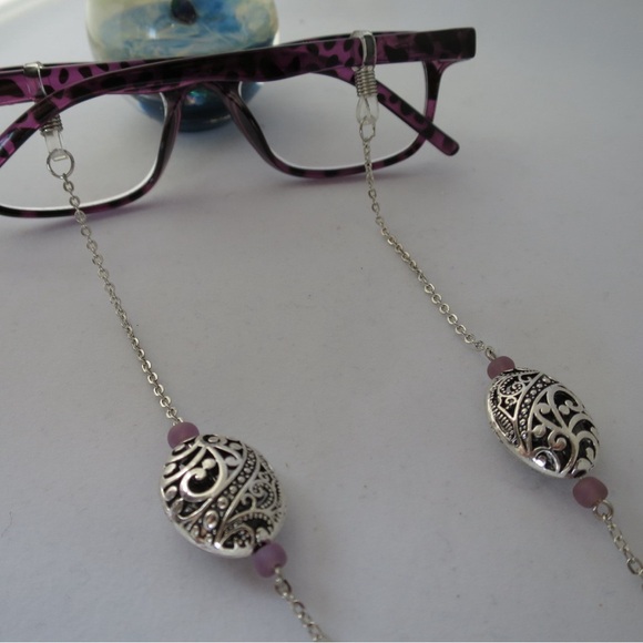 Eyeglass chain, silver chain with antiqued silver filigree. Leash for sunglasses - Picture 6 of 7